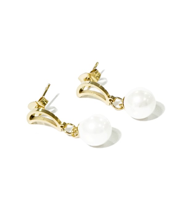 Pendientes dorados con perla y luna hueca