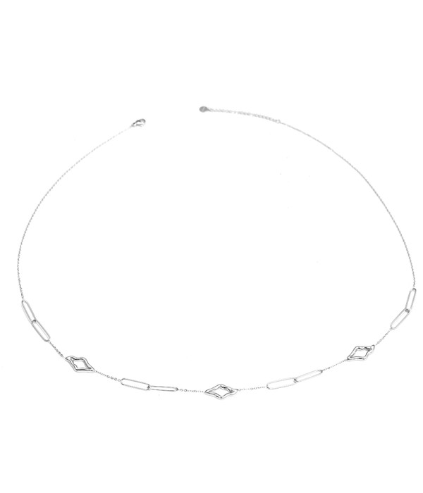 Collar plateado de estilo minimalista