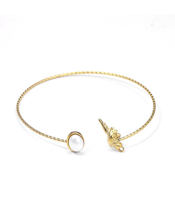 Pulsera rígida con caracola y perla ovalada