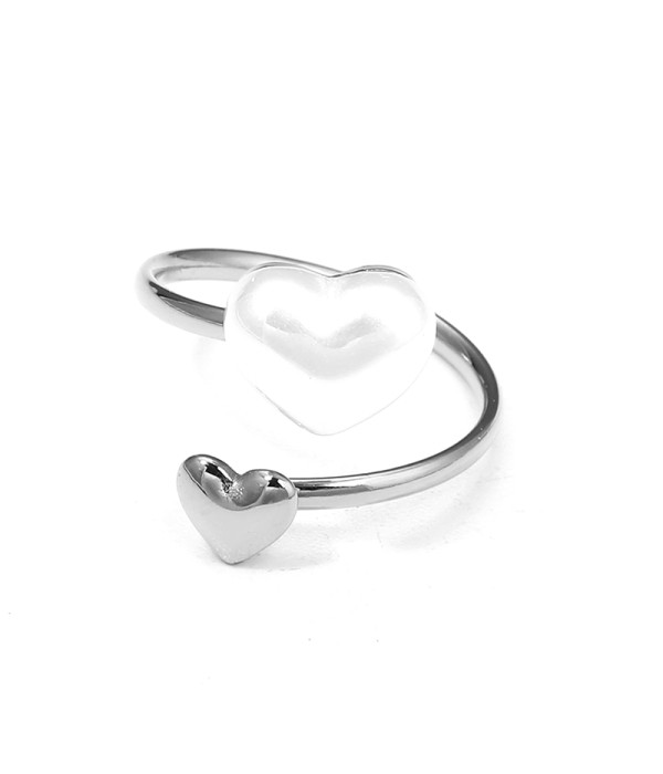 Anillo plateado abierto con doble corazón