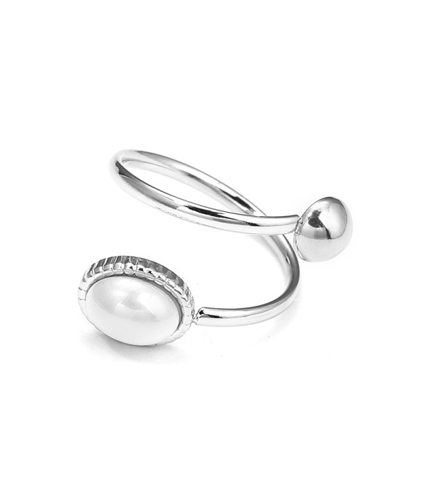 Anillo plateado abierto con perla y esfera lisa