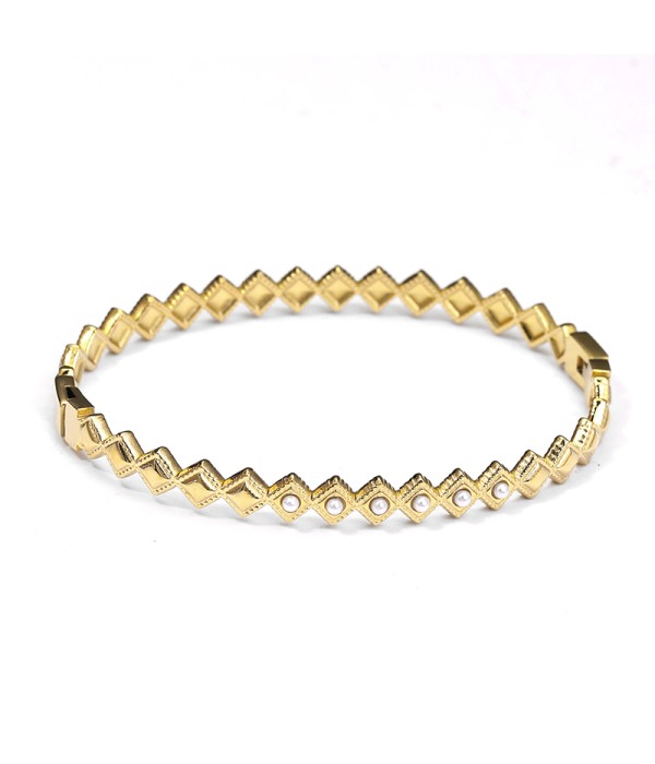 Pulsera rígida de rombos con perlas