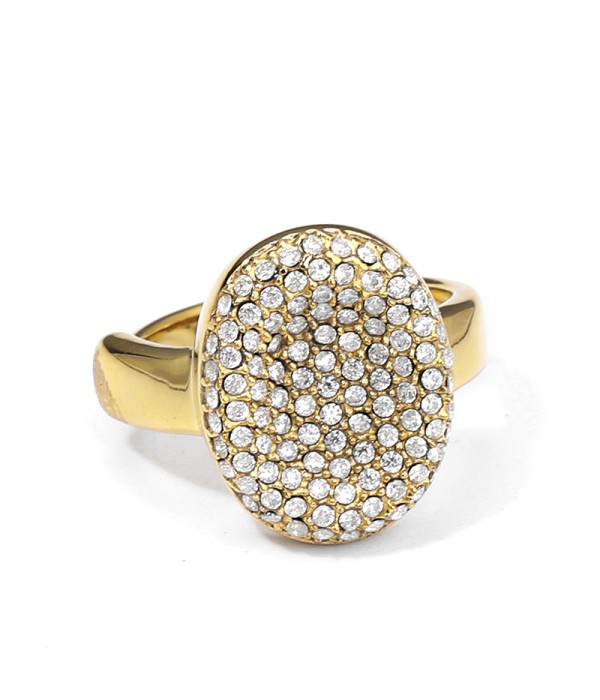 Anillo con óvalo pavé de circonitas