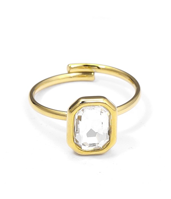 Anillo dorado de rectángulo con cristal facetado