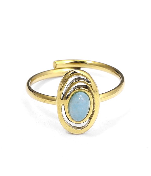 Anillo dorado con diseño ovalado artístico