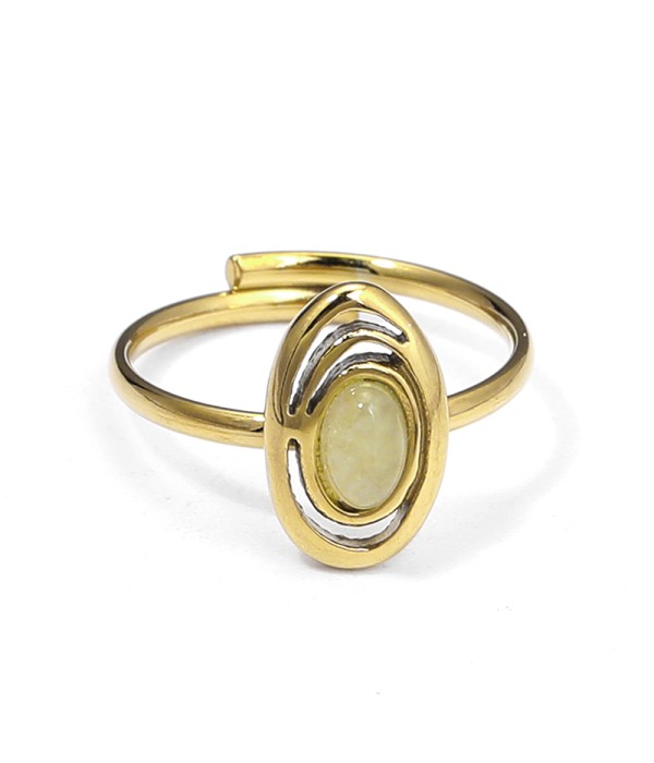 Anillo dorado con diseño ovalado artístico