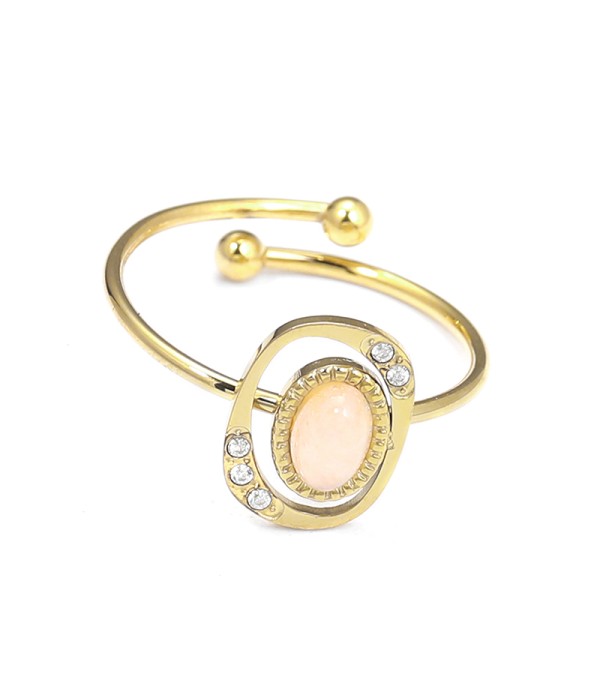 Anillo dorado con óvalo calado y circonitas