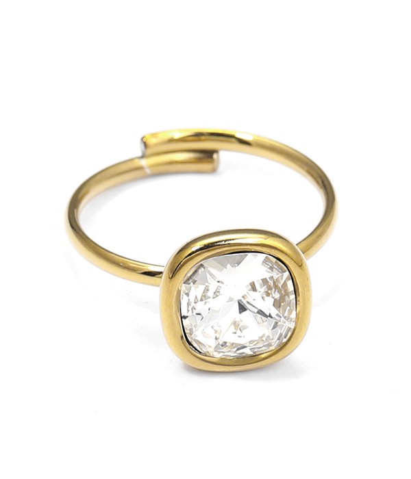 Anillo dorado de cuadrado con cristal facetado