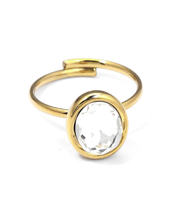 Anillo dorado de óvalo con cristal facetado