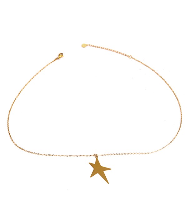 Collar minimalista con colgante de estrella