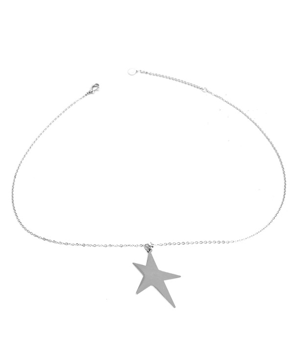 Collar minimalista con colgante de estrella grande