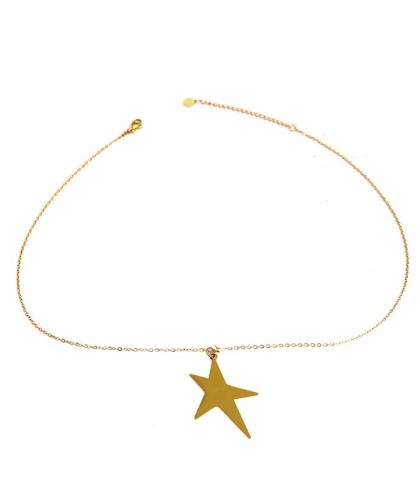 Collar minimalista con colgante de estrella grande