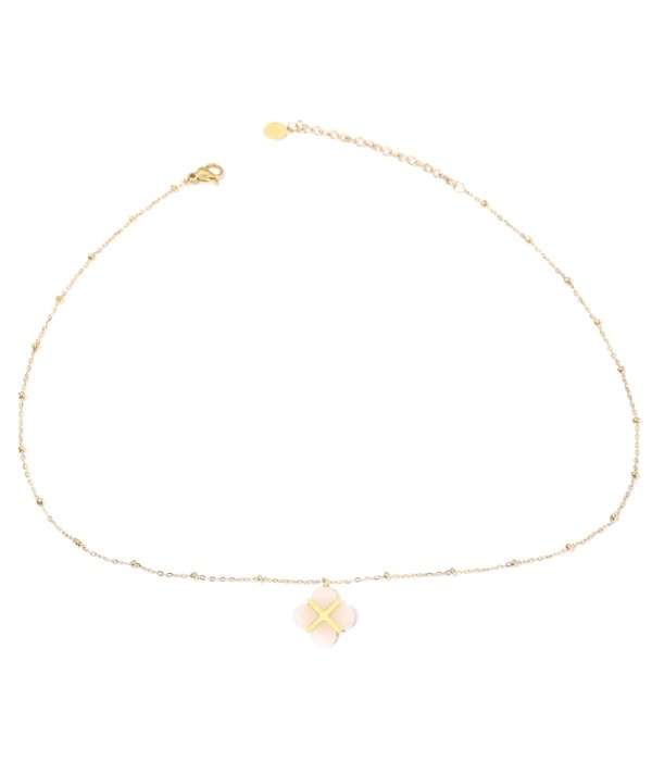 Collares doradas con trébolde cuatro hojas multicolores