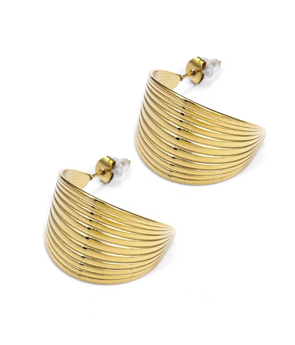 Pendientes dorados con textura acanalada