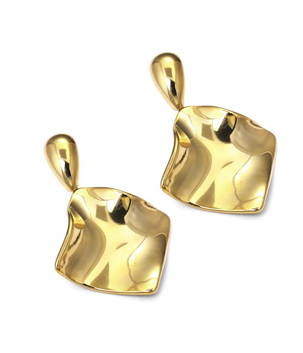 Pendientes dorados forma orgánica ondulada