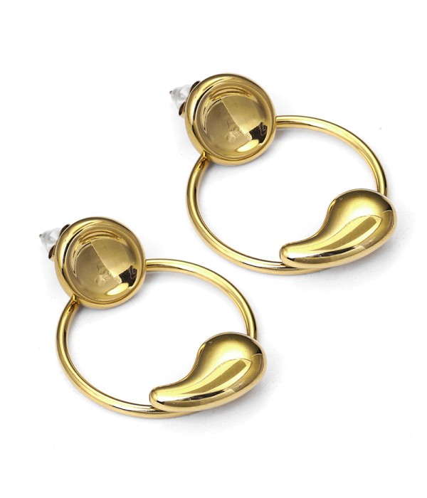 Pendientes dorados de arcos con diseño en forma de gota