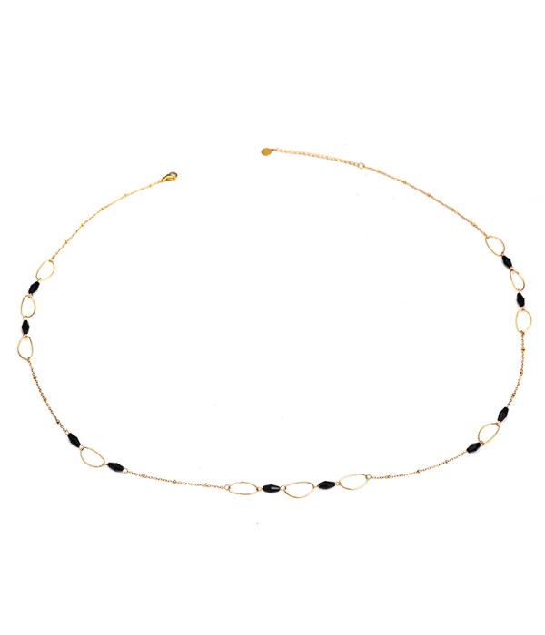 Collar dorado con cuentas negras