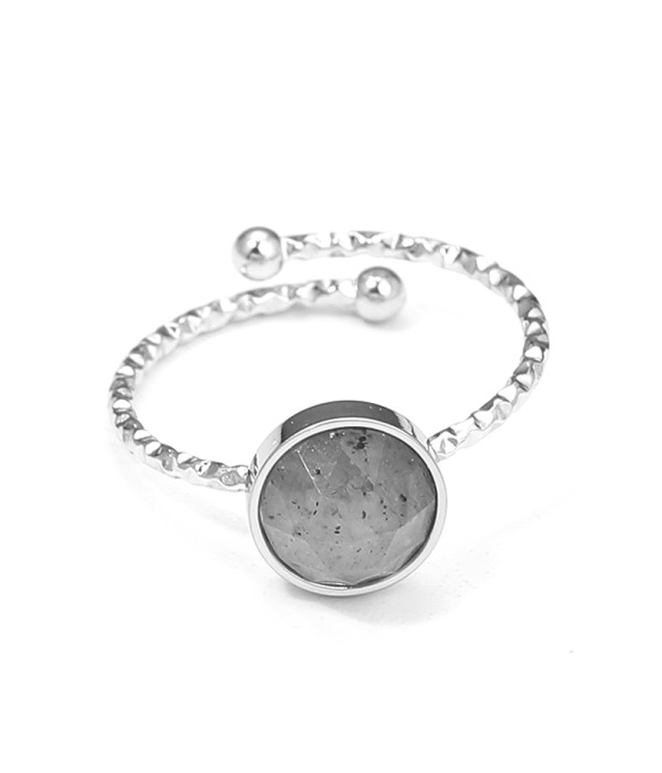 Anillo abierto plateado con piedra