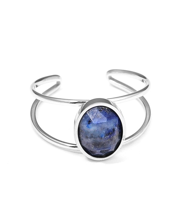 Anillo tipo brazalete con piedra ovalada