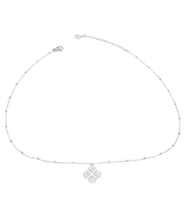 Collares plateados con trébol de cuatro hojas multicolores