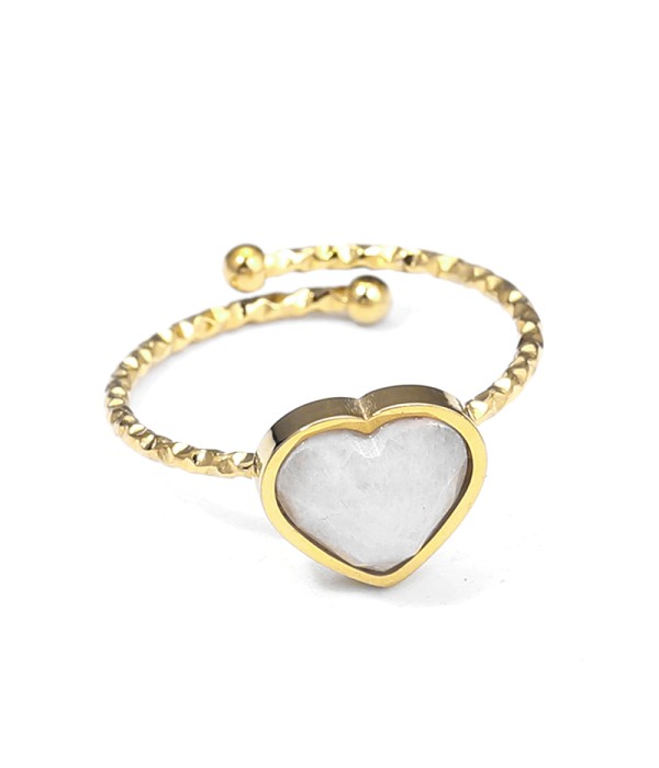 Anillo dorado ajustable con corazón de piedra