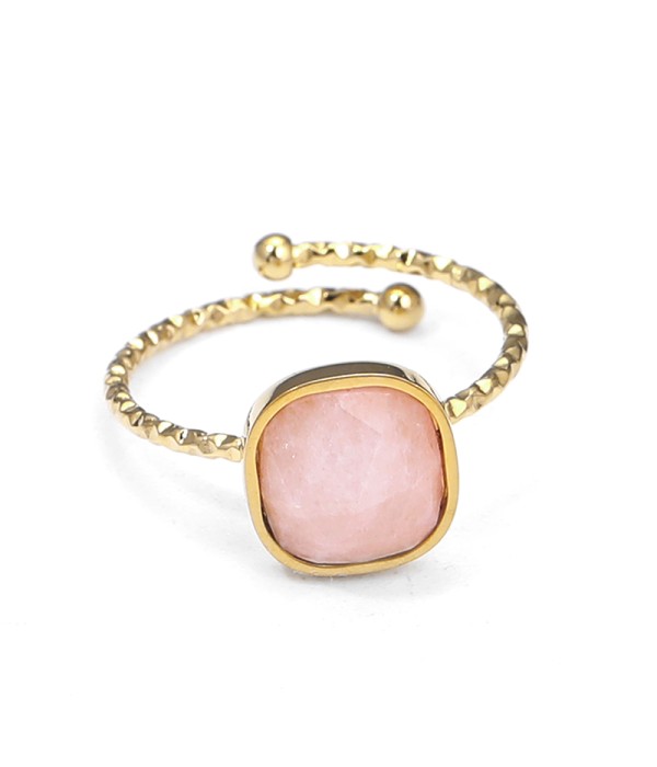Anillo dorado ajustable con piedra cuadrada