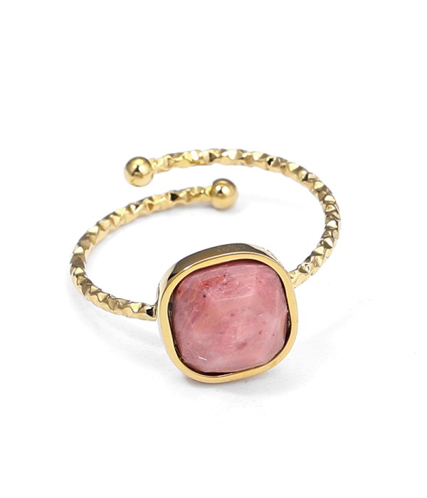 Anillo dorado ajustable con piedra cuadrada