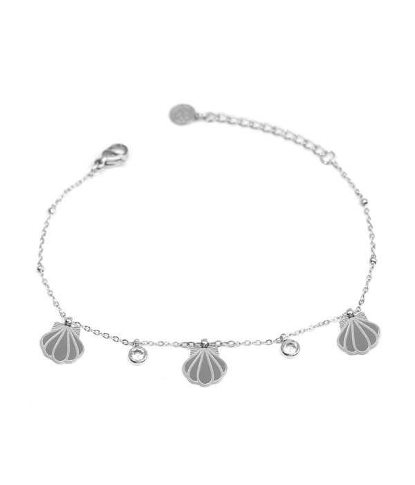 Pulsera con colgantes de conchas y circonitas