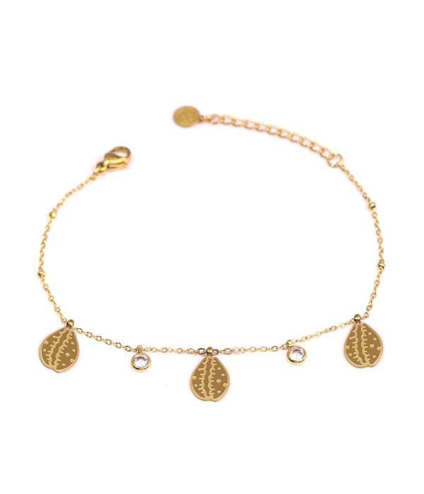 Pulsera con colgantes de cauris y circonitas