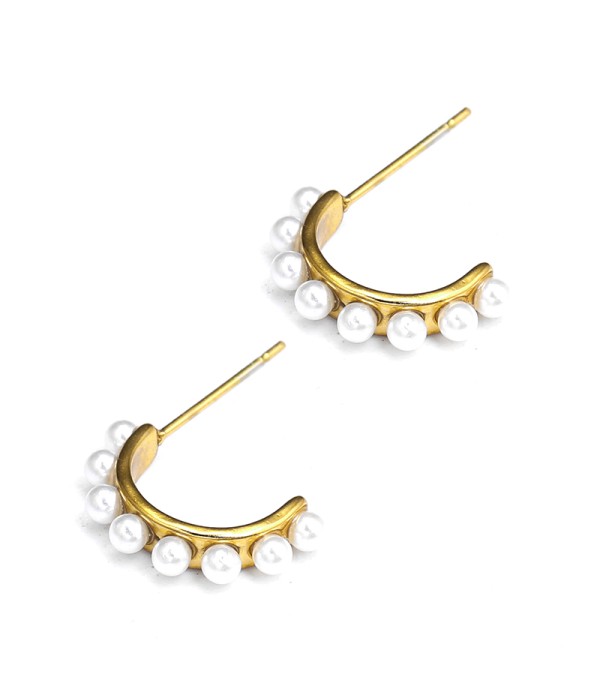 Pendientes de aros con perlas clásicas