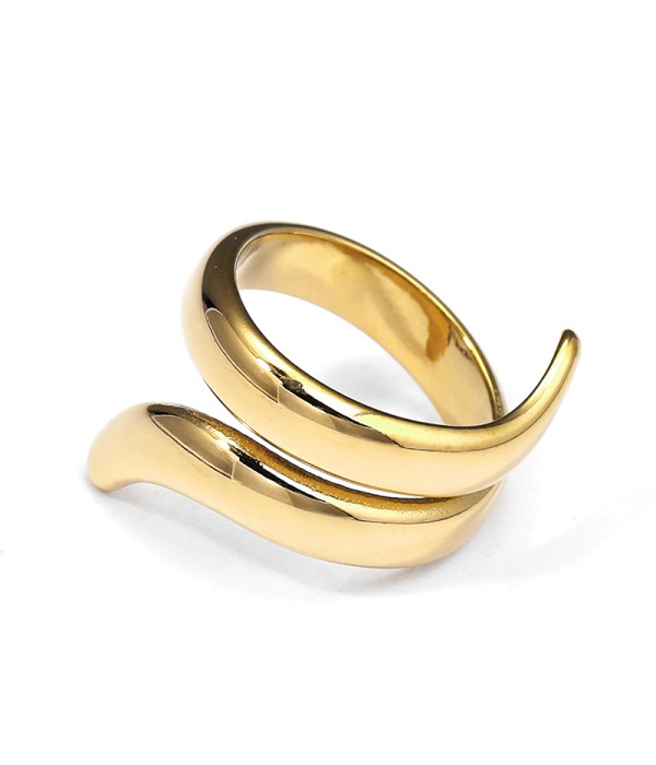 Anillo dorado de diseño curvo moderno