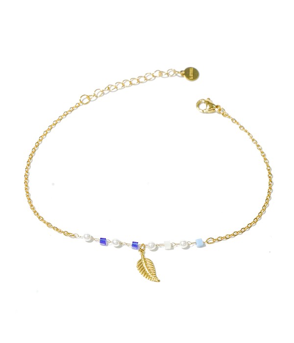 Tobillera dorada con hoja y cuentas azules