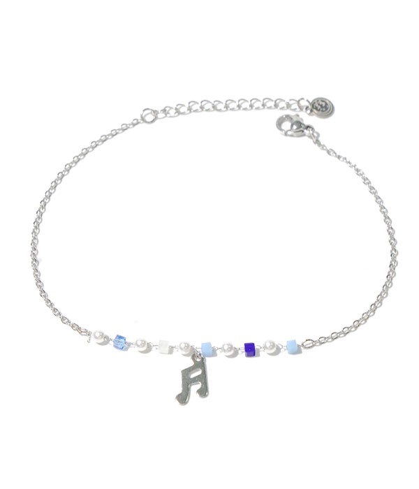 Tobillera plateada con nota musical y cuentas azules