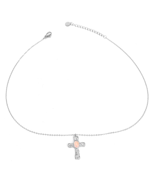 Collar plateado con colgante de cruz con piedra