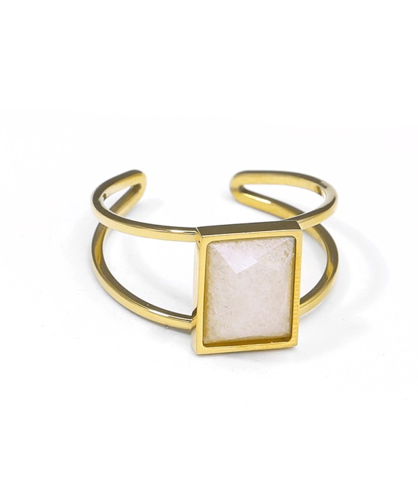 Anillo abierto dorado con piedra rectangular