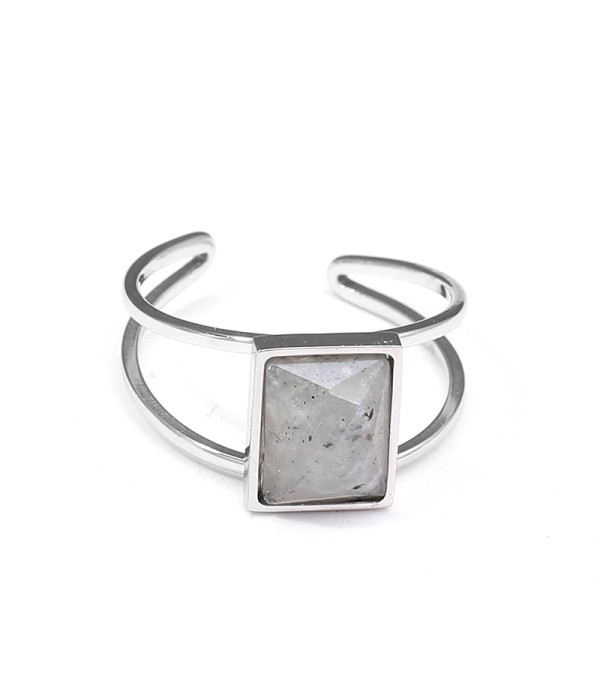 Anillo abierto plateado con piedra rectangular
