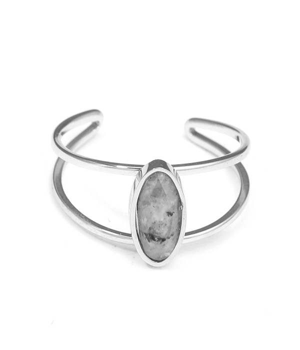 Anillo abierto plateado con piedra ovalada puntiaguda