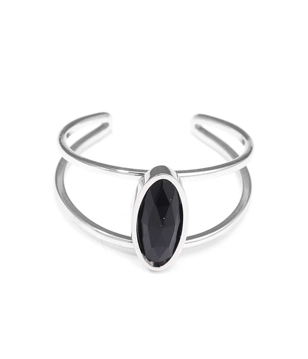 Anillo abierto plateado con piedra ovalada puntiaguda