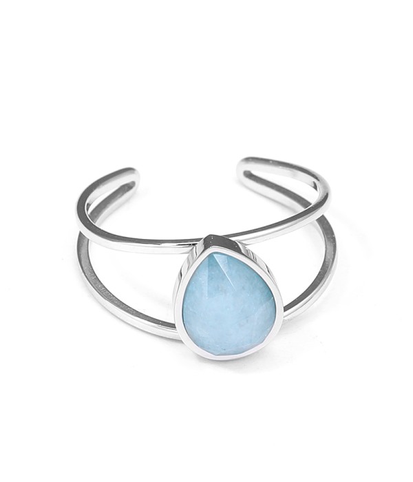 Anillo abierto plateado con piedra en forma de gota