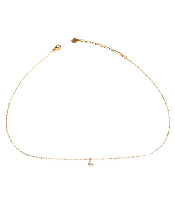 Collar dorado con mariposa de circonitas