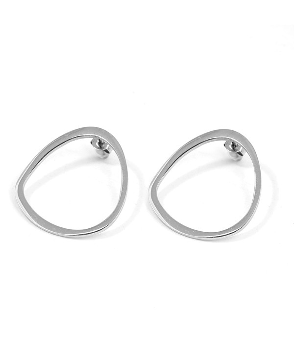 Pendientes plateados geométricos estilo orgánico