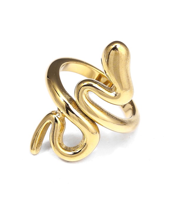 Anillo dorado con forma de serpiente