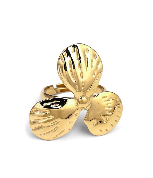 Anillo dorado con forma de hélice marina