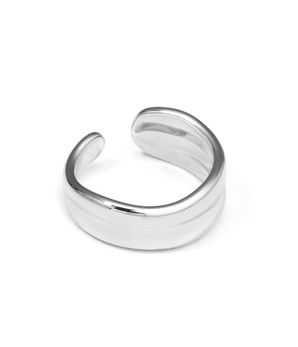 Anillo plateado abierto de banda gruesa