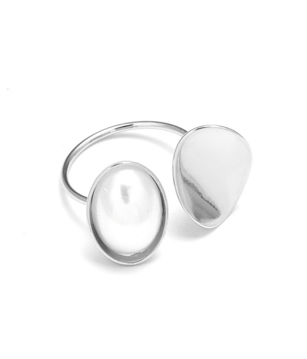 Anillo abierto plateado con óvalo y gota