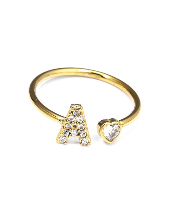 Anillo dorado con letra A y corazón de circonita