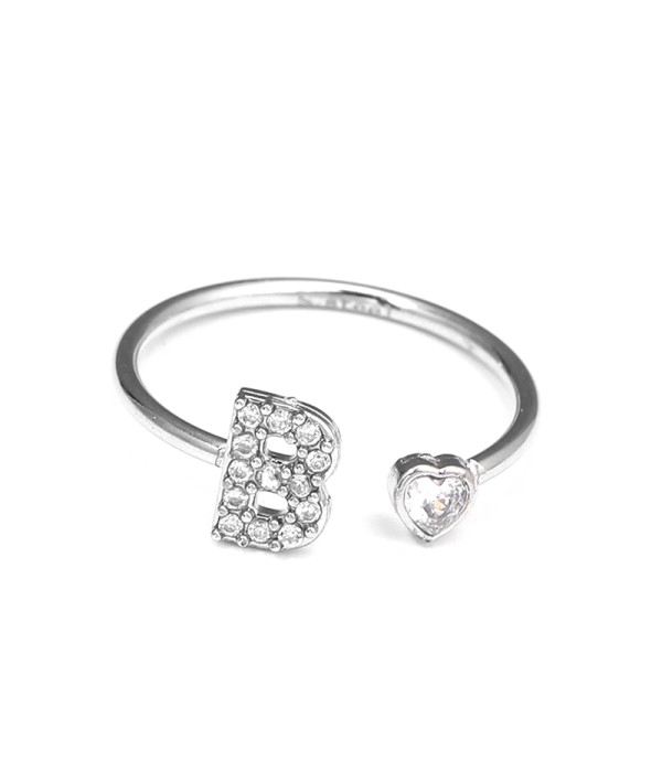 Anillo plateado con letra B y corazón de circonita