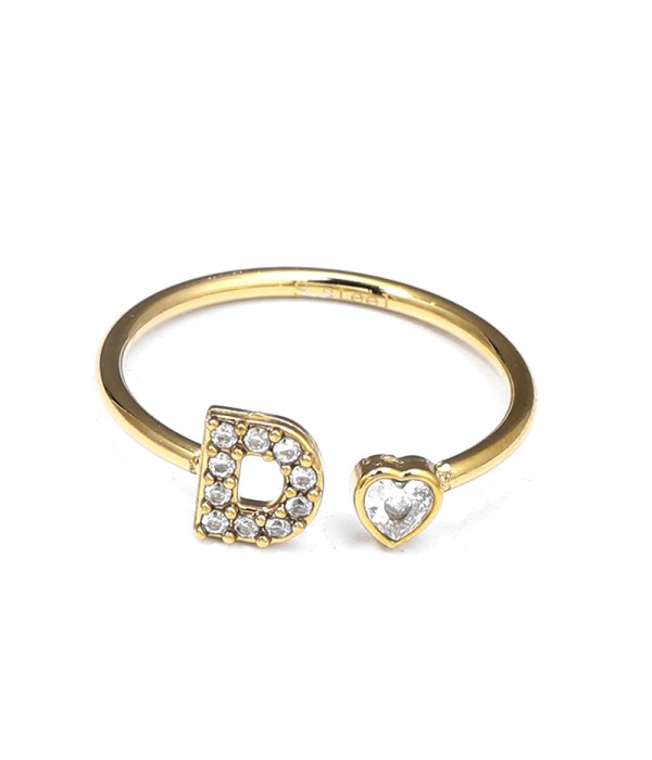 Anillo dorado con letra D y corazón de circonita