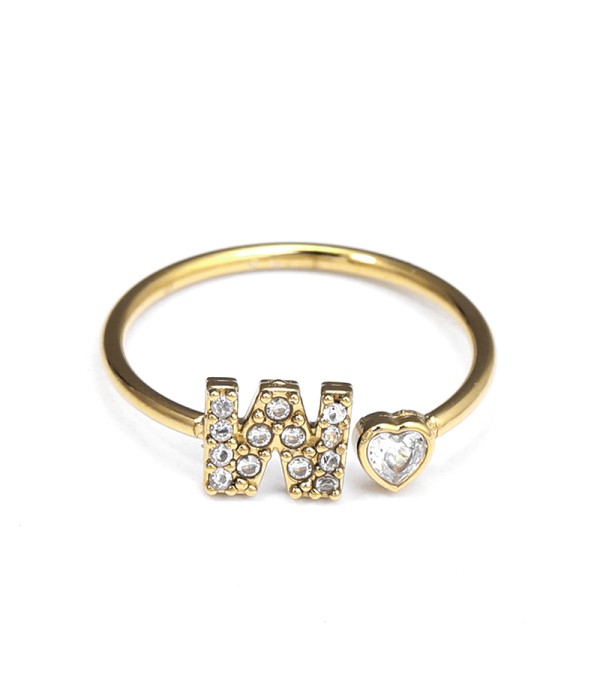Anillo dorado con letra W y corazón de circonita