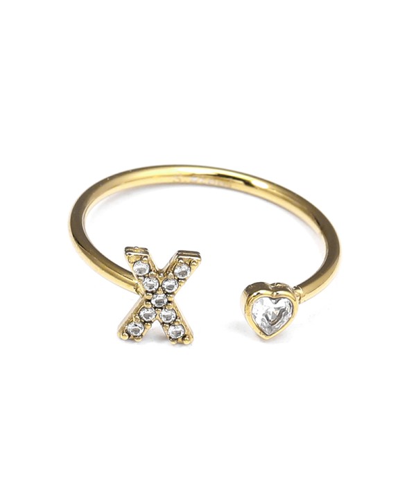Anillo dorado con letra X y corazón de circonita